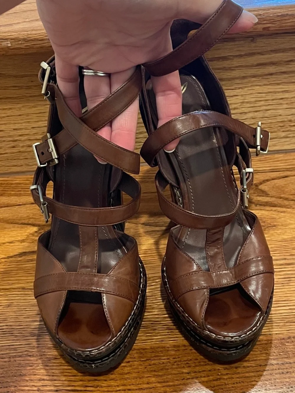 Brian Atwood Brown Leather Gold Trim Strappy Platform Sandals 6 - Picture 7 of 7